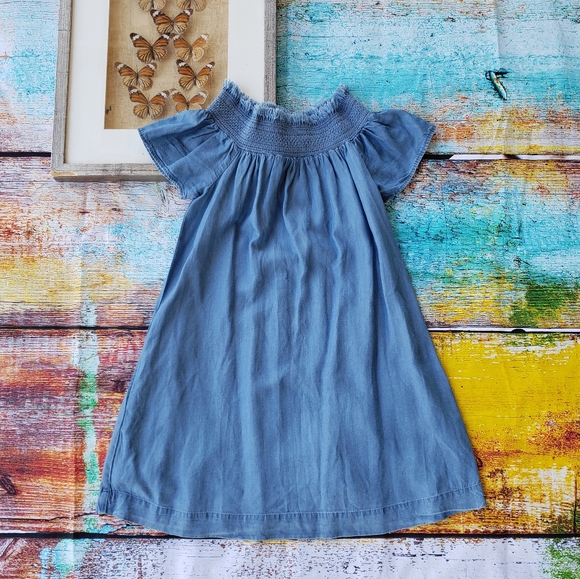 Alice & UO Hermione Off-The-Shoulder Denim Dress
M - Picture 2 of 8